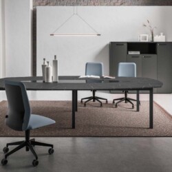 L'immagine mostra lo showroom di Pronto Casa in cui è possibile vedere diversi esempi di Arredamenti per Ufficio a Treviso